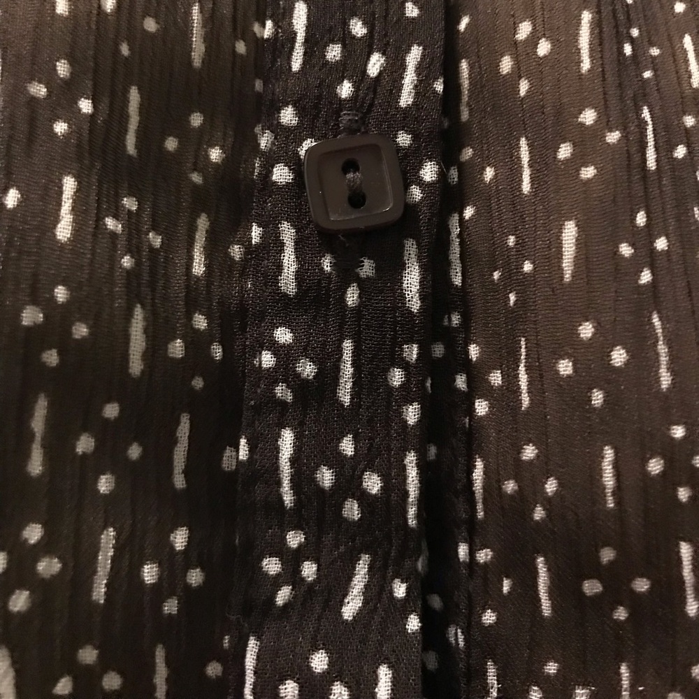 H&M Black Top - Picture 4 of 11